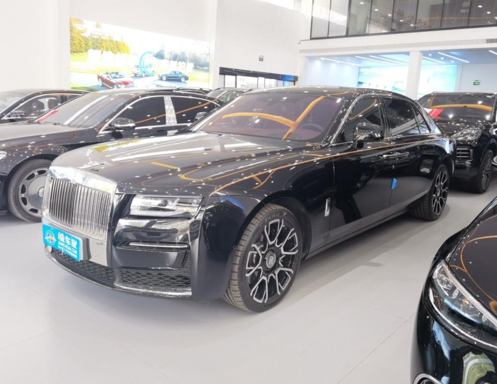 买劳斯莱斯也要看性价比这是骑车去酒吧该省省该花花啊