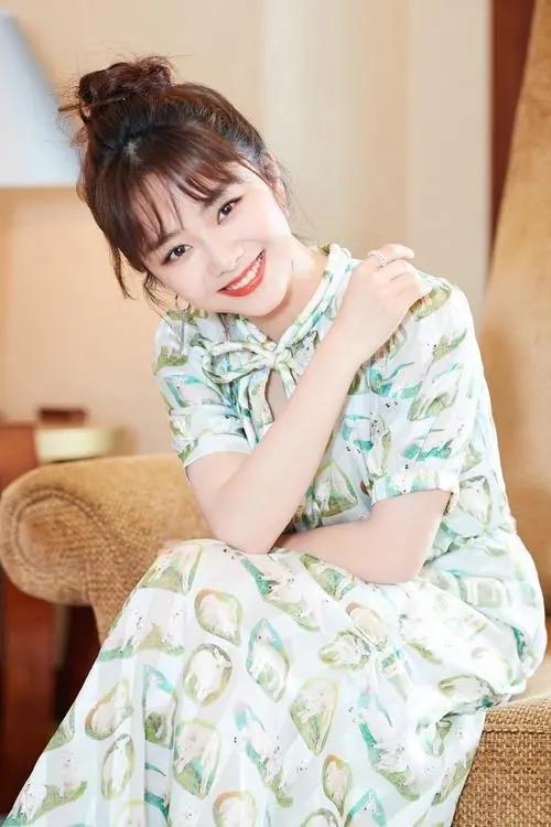 一只有趣的蜜蜂 的想法: 元气满满的谭松韵 | 谭松韵人如其名,长得