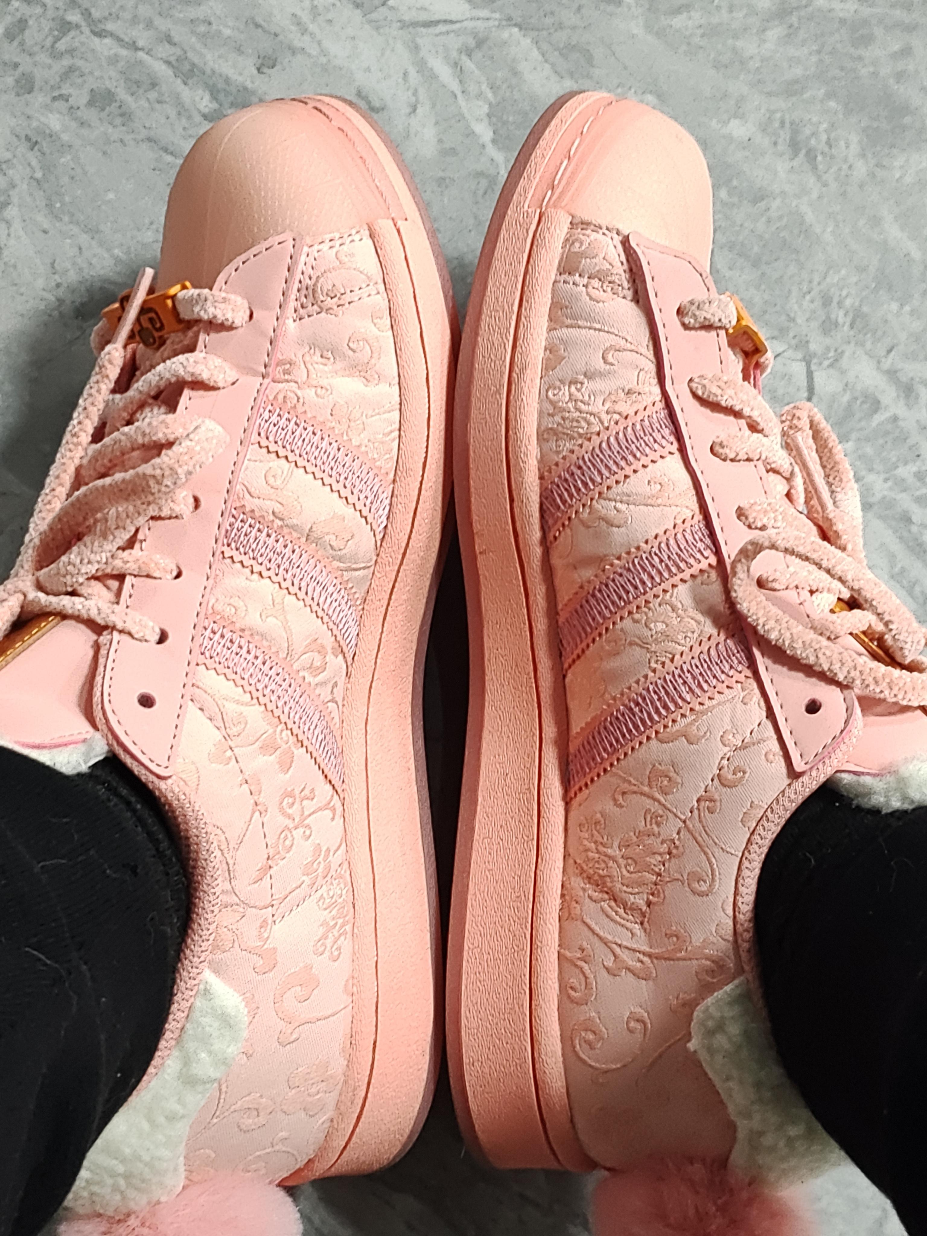 情长纸短 的想法: 新鞋开箱|阿迪达斯粉色贝壳头 |  a class="hash