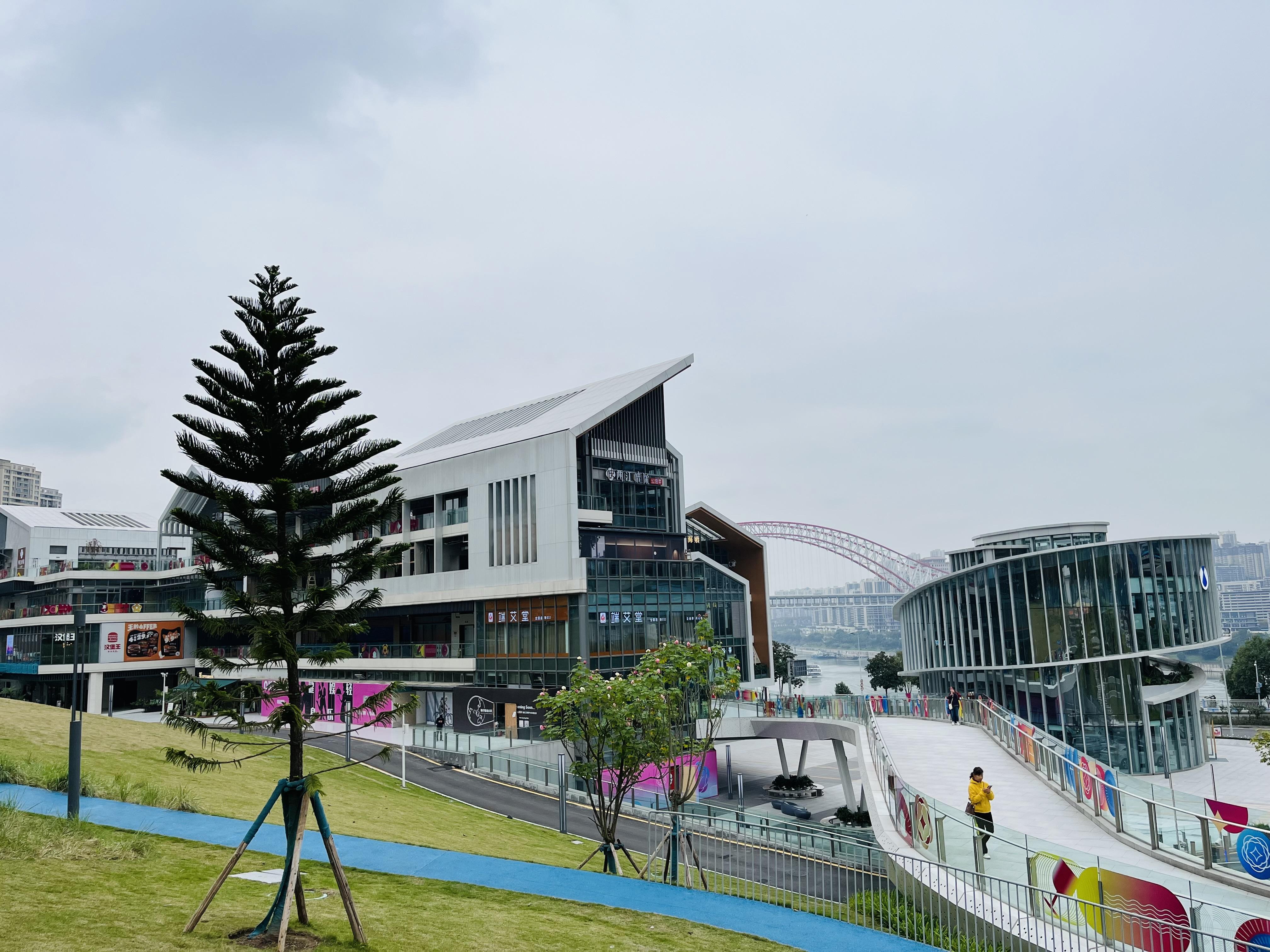 谭谈重庆楼市 的想法: 江北嘴三洞桥商业开业了 | 今天去逛了下三洞桥