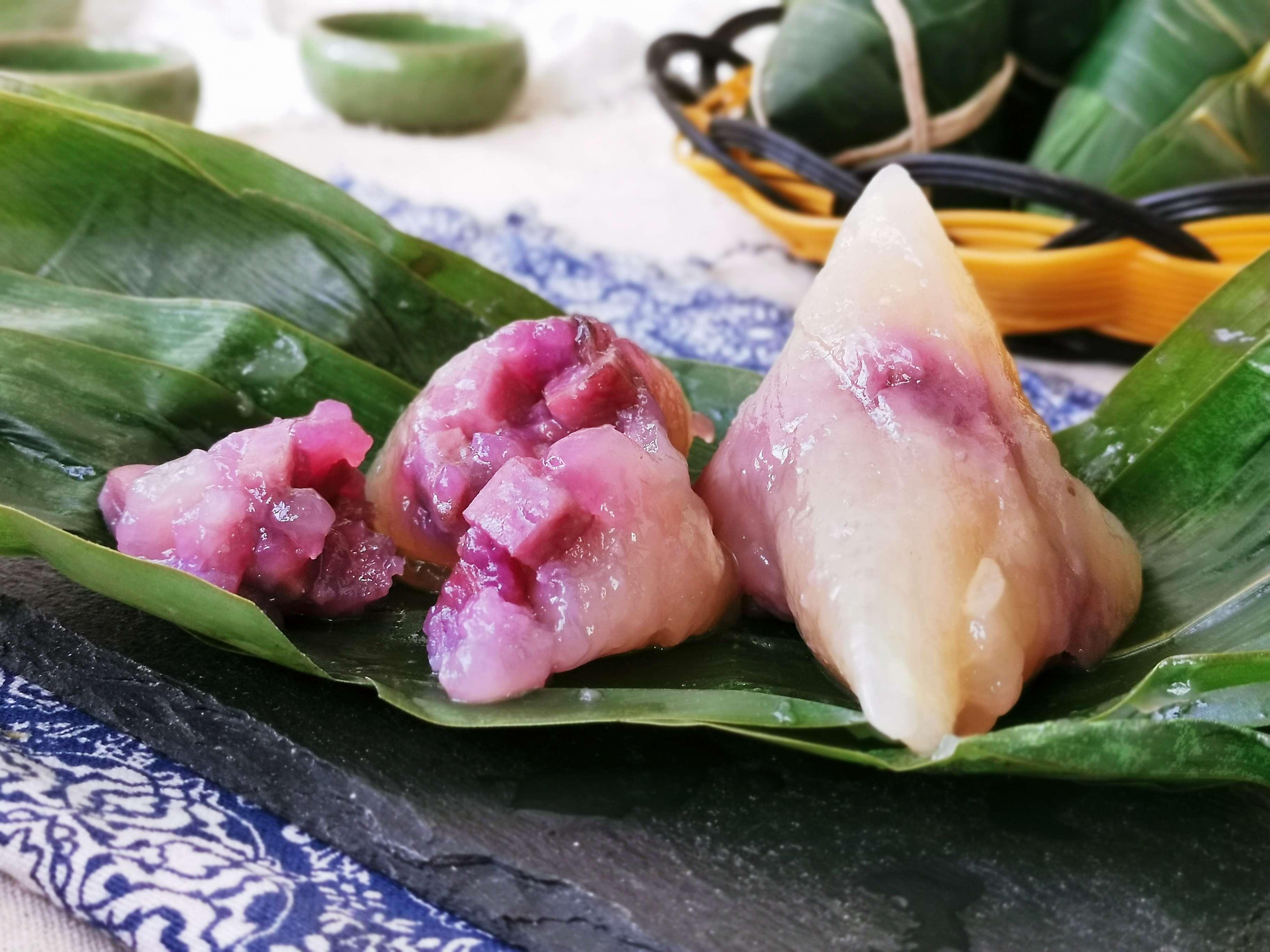 歪歪歪 的想法: 端午安康 | 解开扎藤,剥开粽子叶,甜粽子里藏着红红的