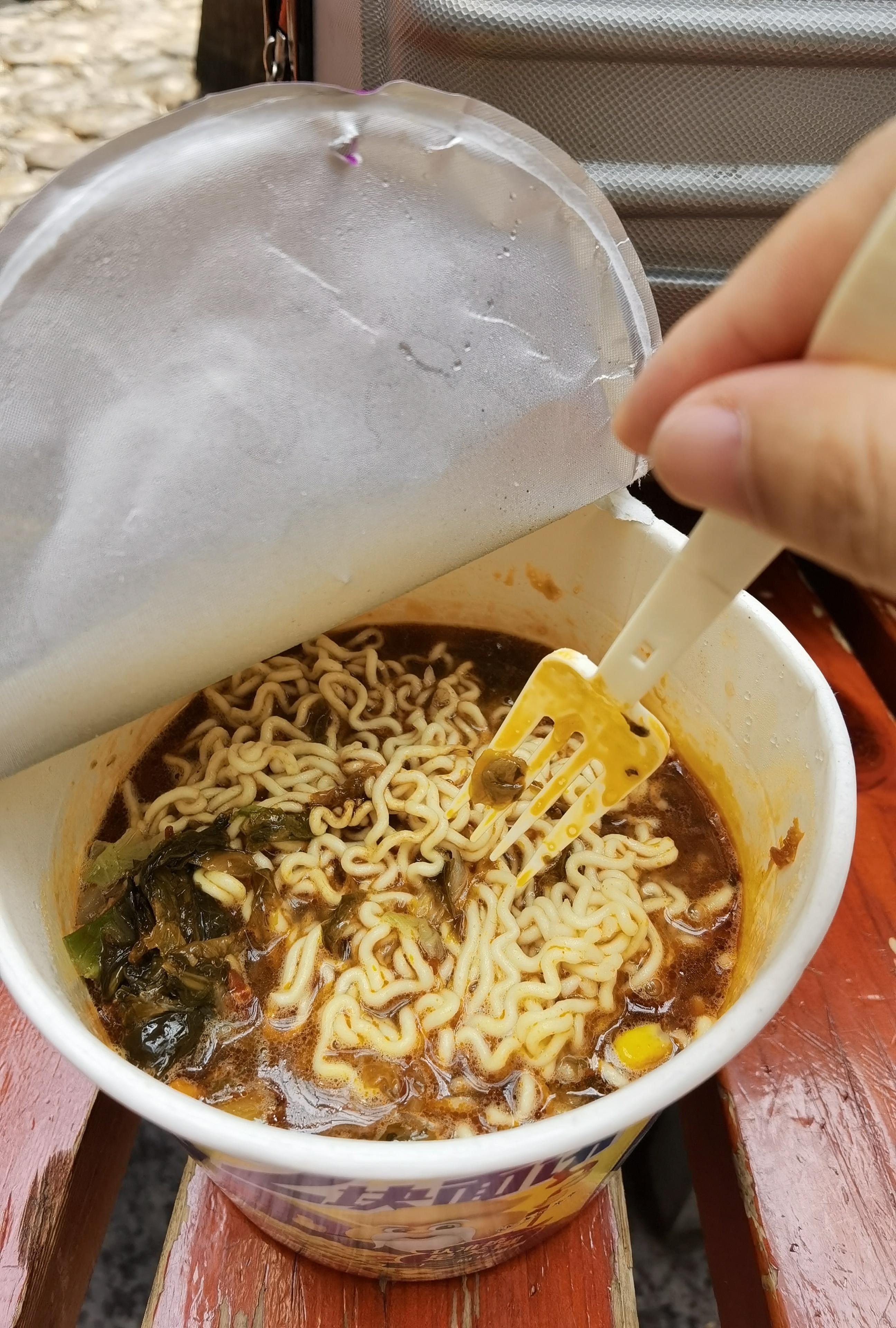 菜菜敏 的想法: 中秋节,一桶泡面度过?