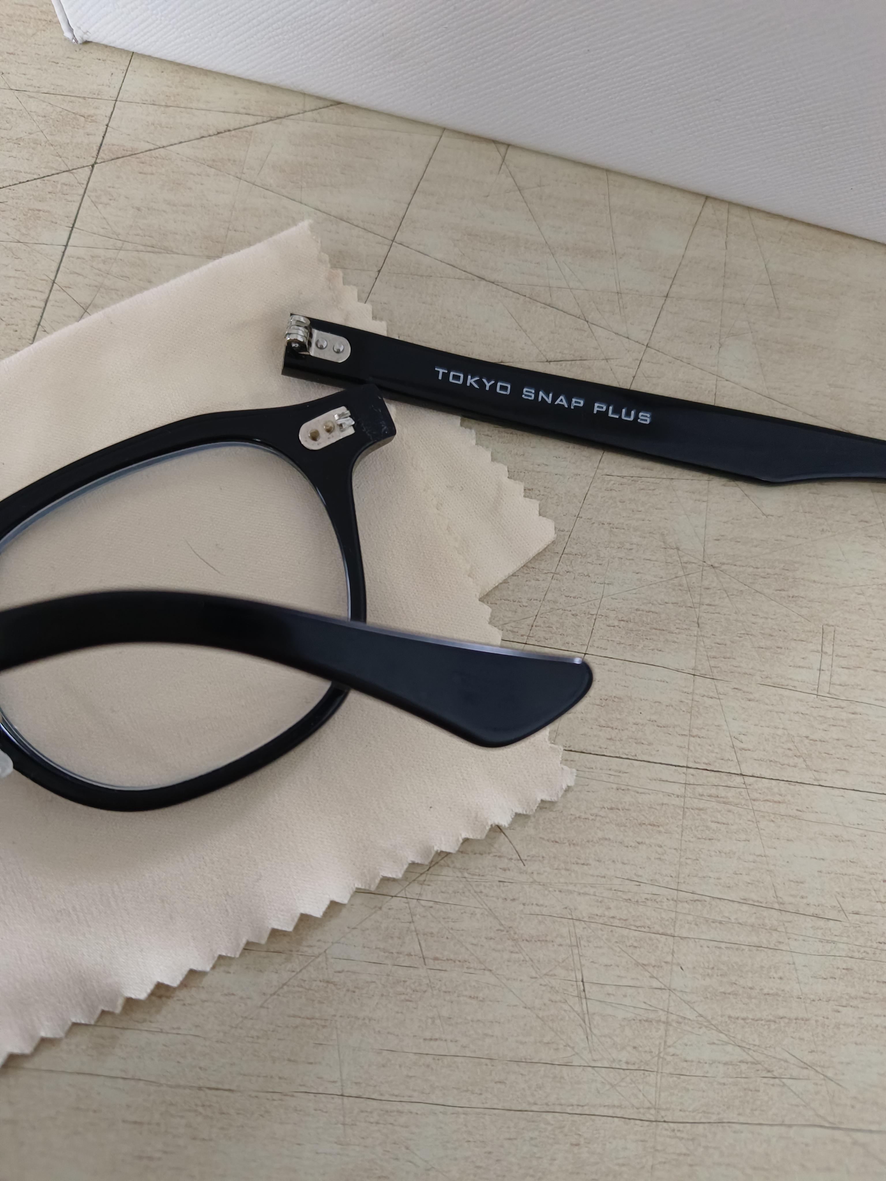 这种情况可以去眼镜店维修吗?麻烦帮我看一下,谢谢!