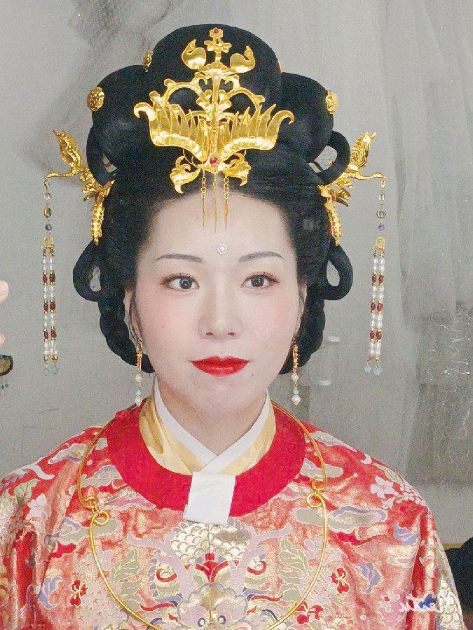 九州软件 的想法: 分享三款富贵端庄的发型 | 今天这三款发型都很富贵