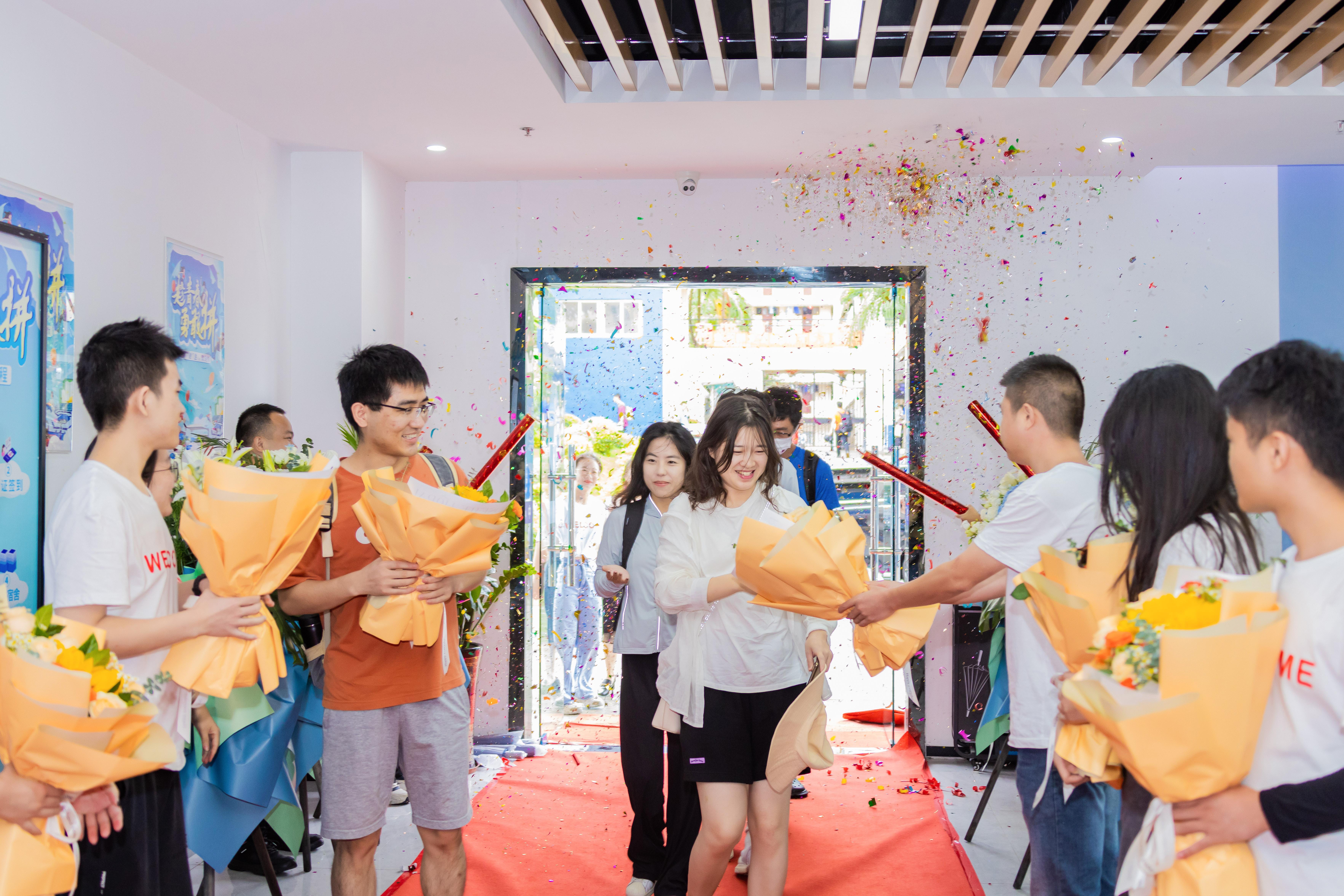 安璐不是路 的想法: 今年毕业季火了一个词,就是"比亚迪".