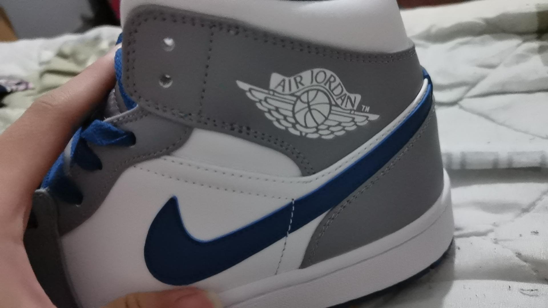 aj1飞翼logo看真假图片