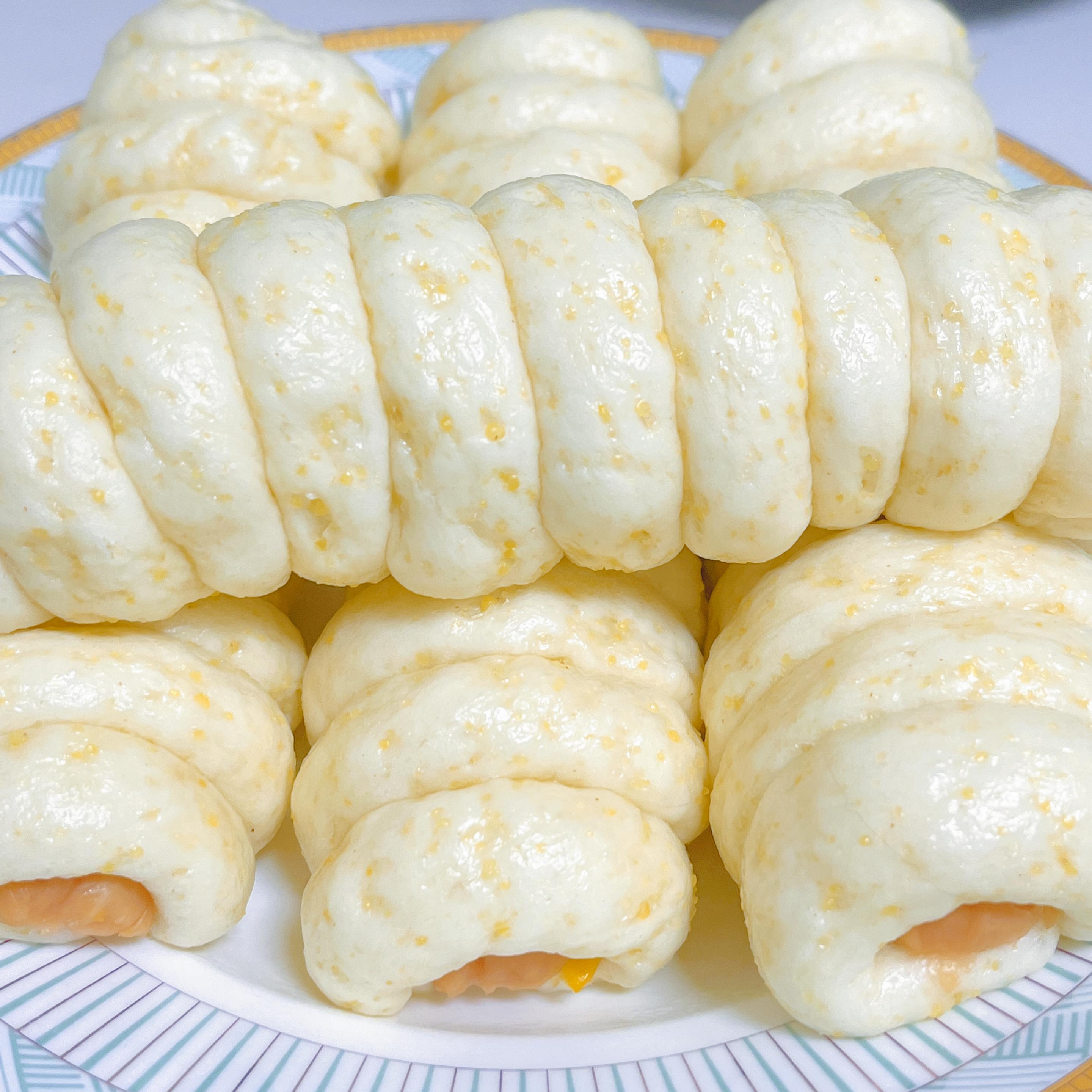 果然美味 的想法: 松松软软的毛毛虫卷 | 一斤面粉面粉里加入一些小米