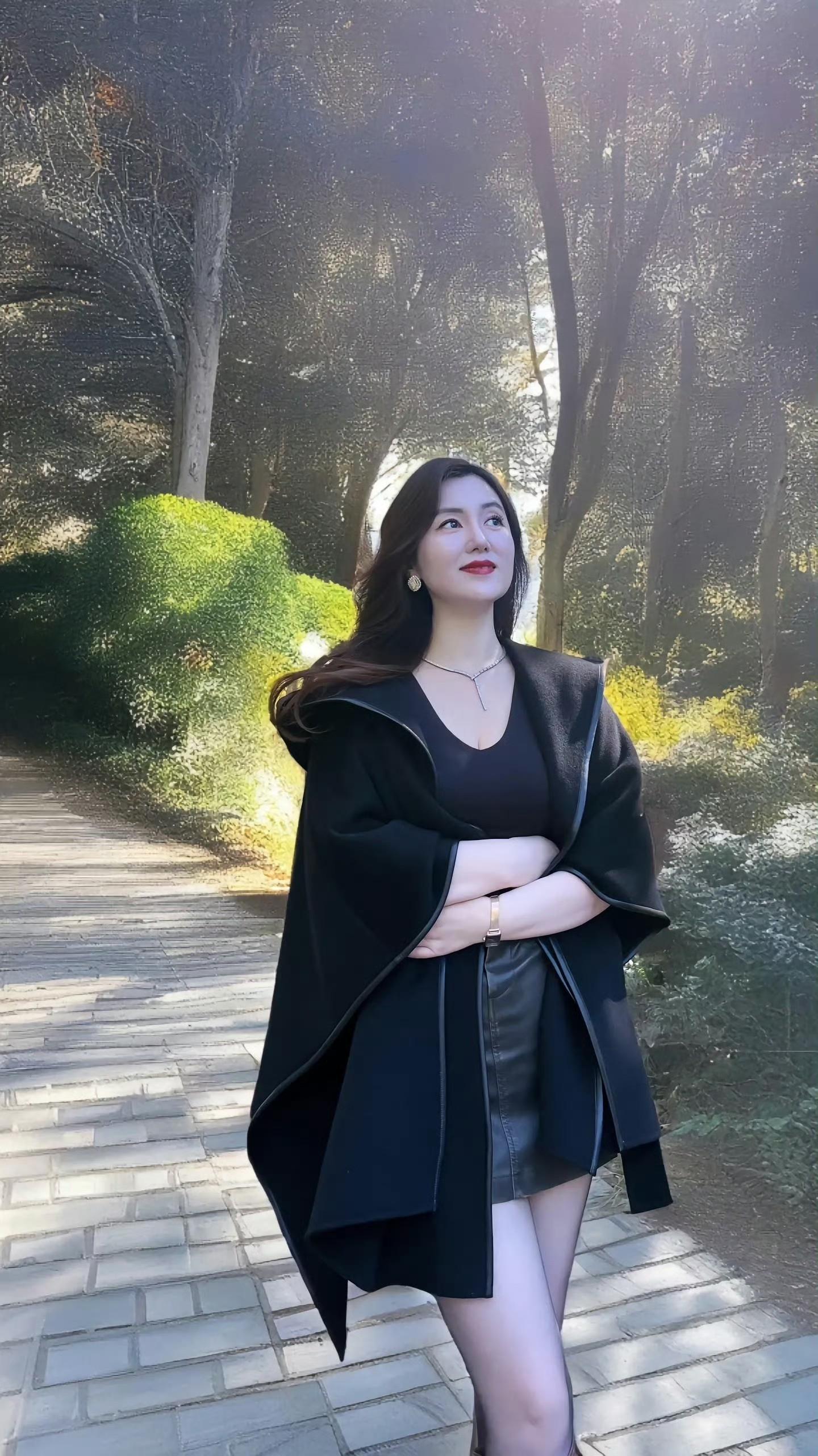 娱乐闪接触 的想法: "再强势的女人 遇到疼她的那个人 也会柔情似水