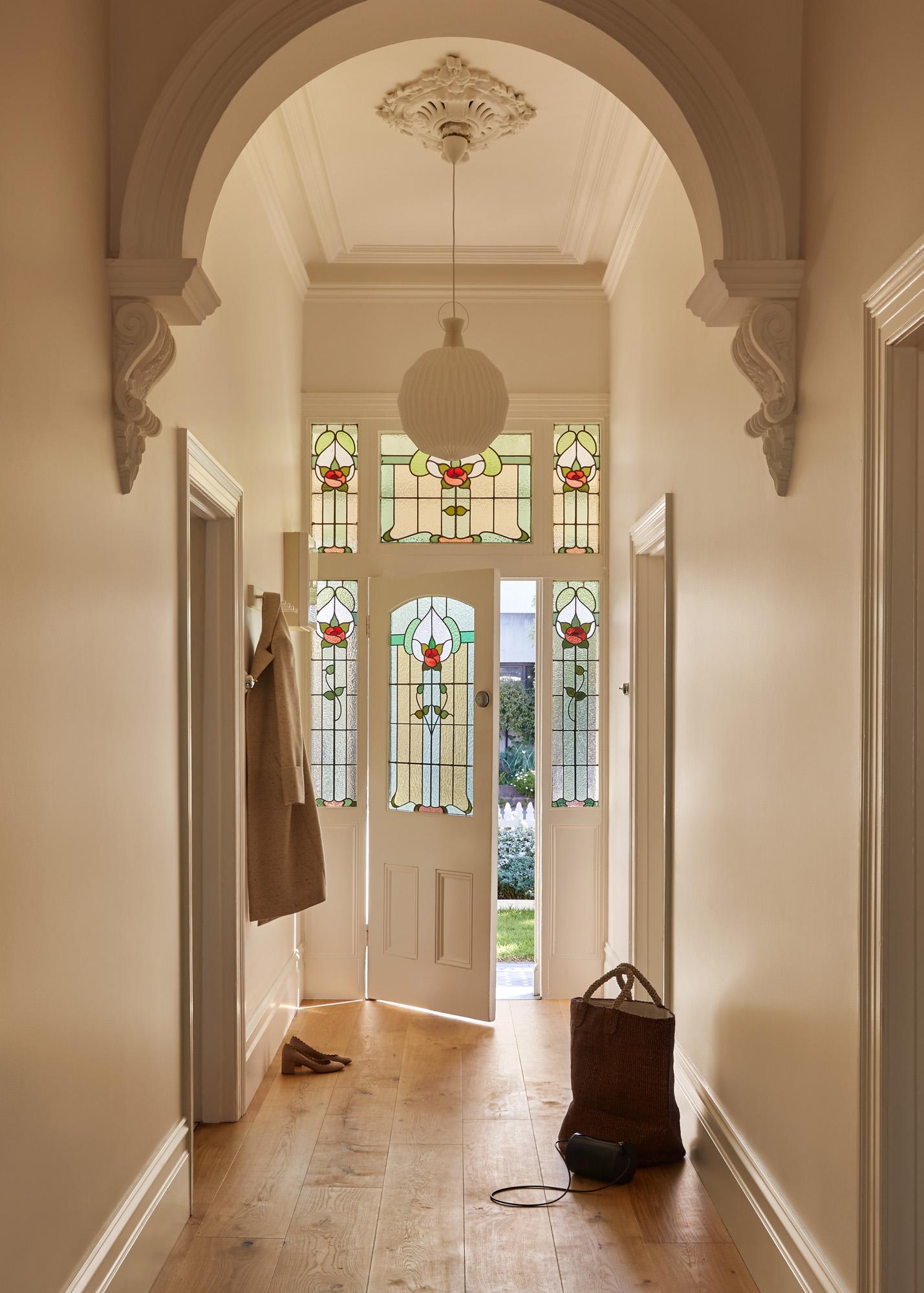 室内设计打工人 的想法: 93彩色玻璃花窗,打开浪漫复古的新世界
