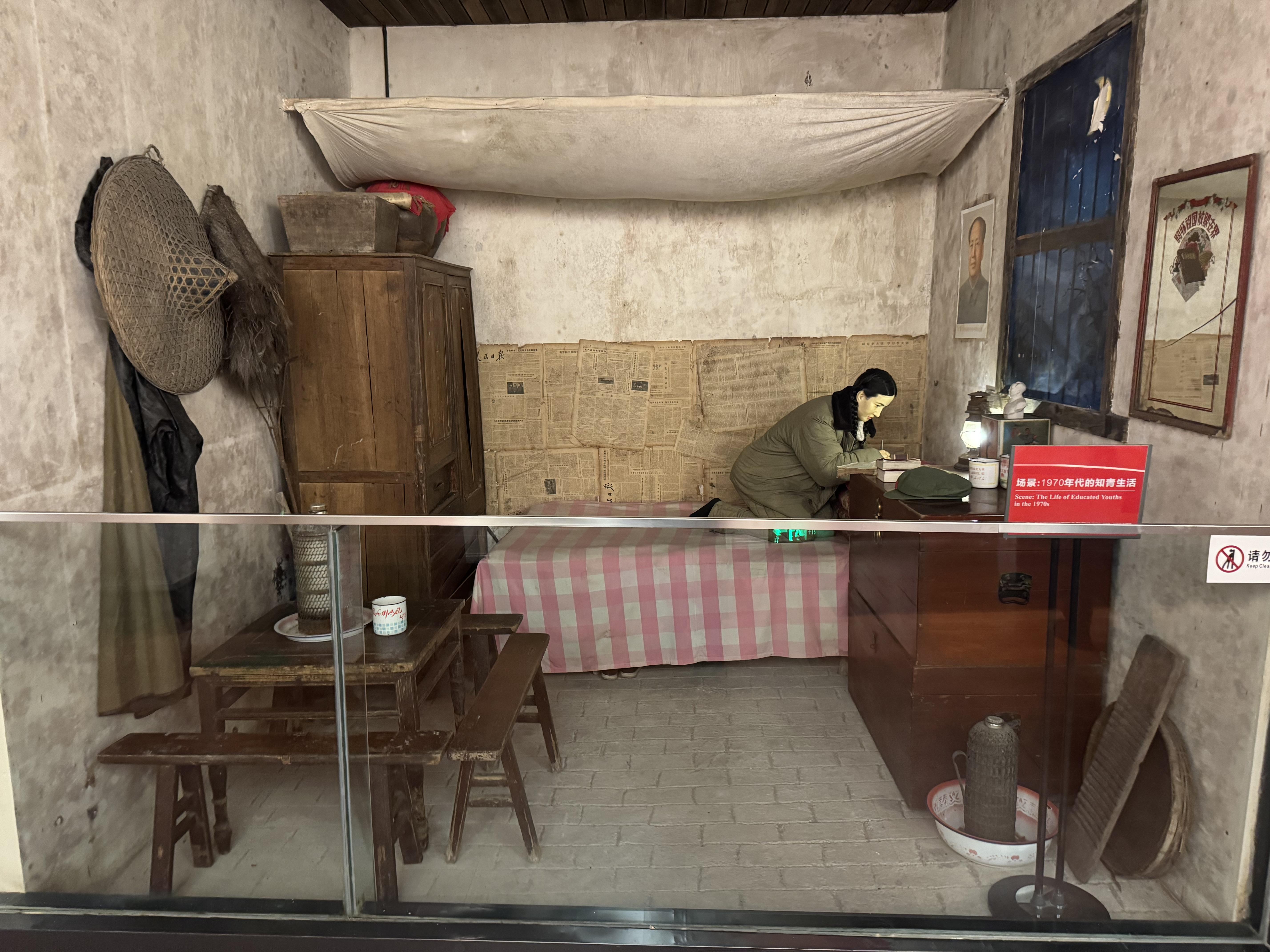 陈安 的想法: 70年代知青生活场景与80年代工人家庭