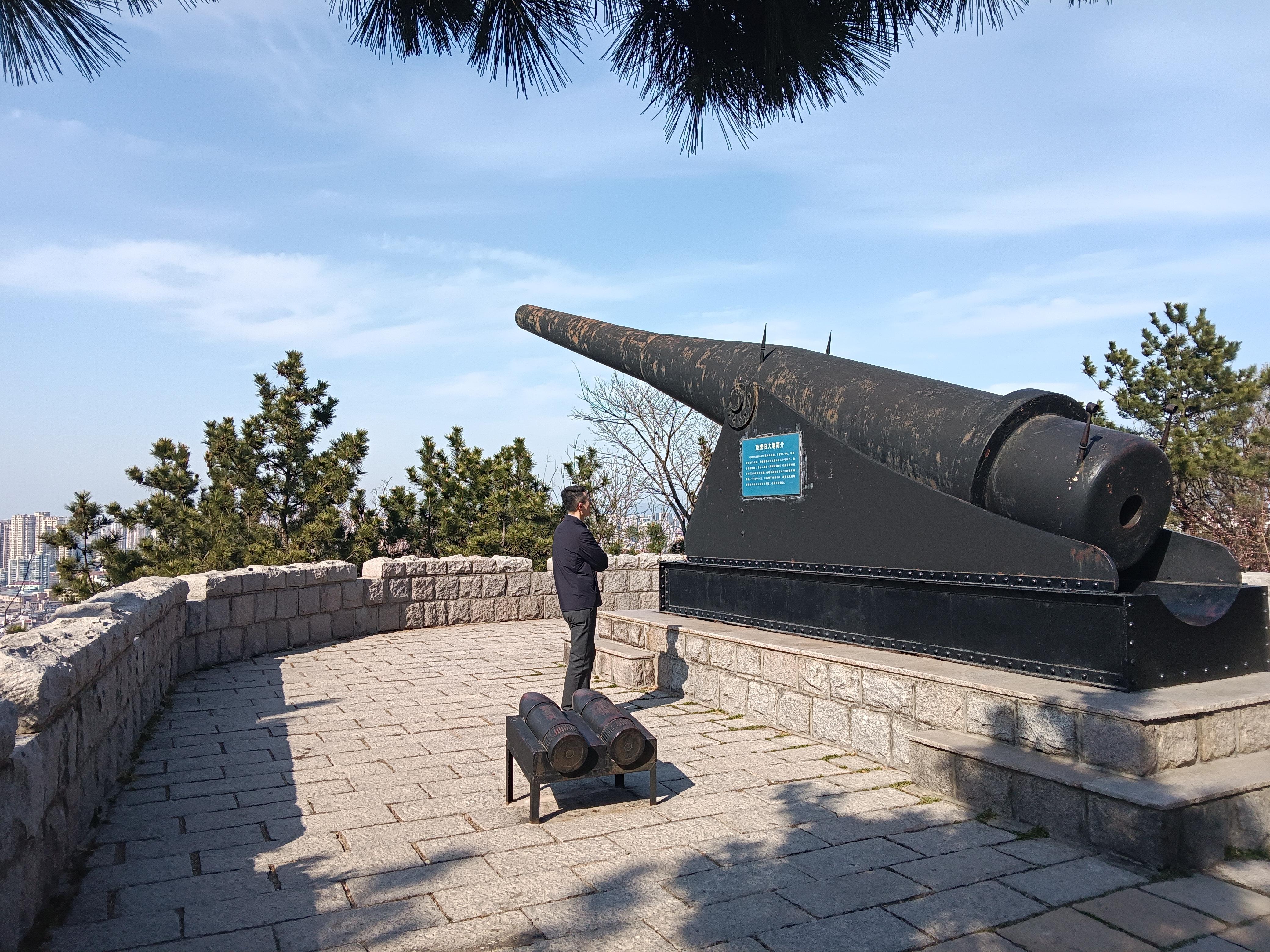 一战的炮台记录着中华民族不屈的历史青岛山公园至今保留着德国产的