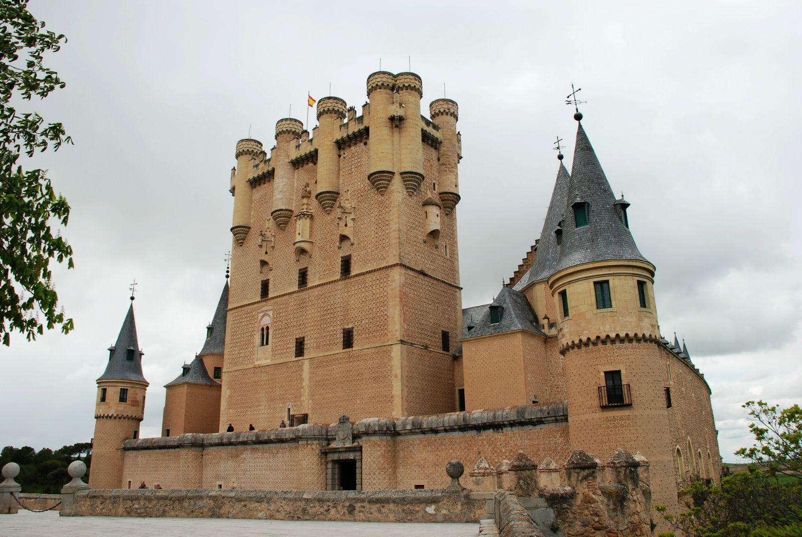 欧洲有哪些非常值得一去的城堡? - 知乎