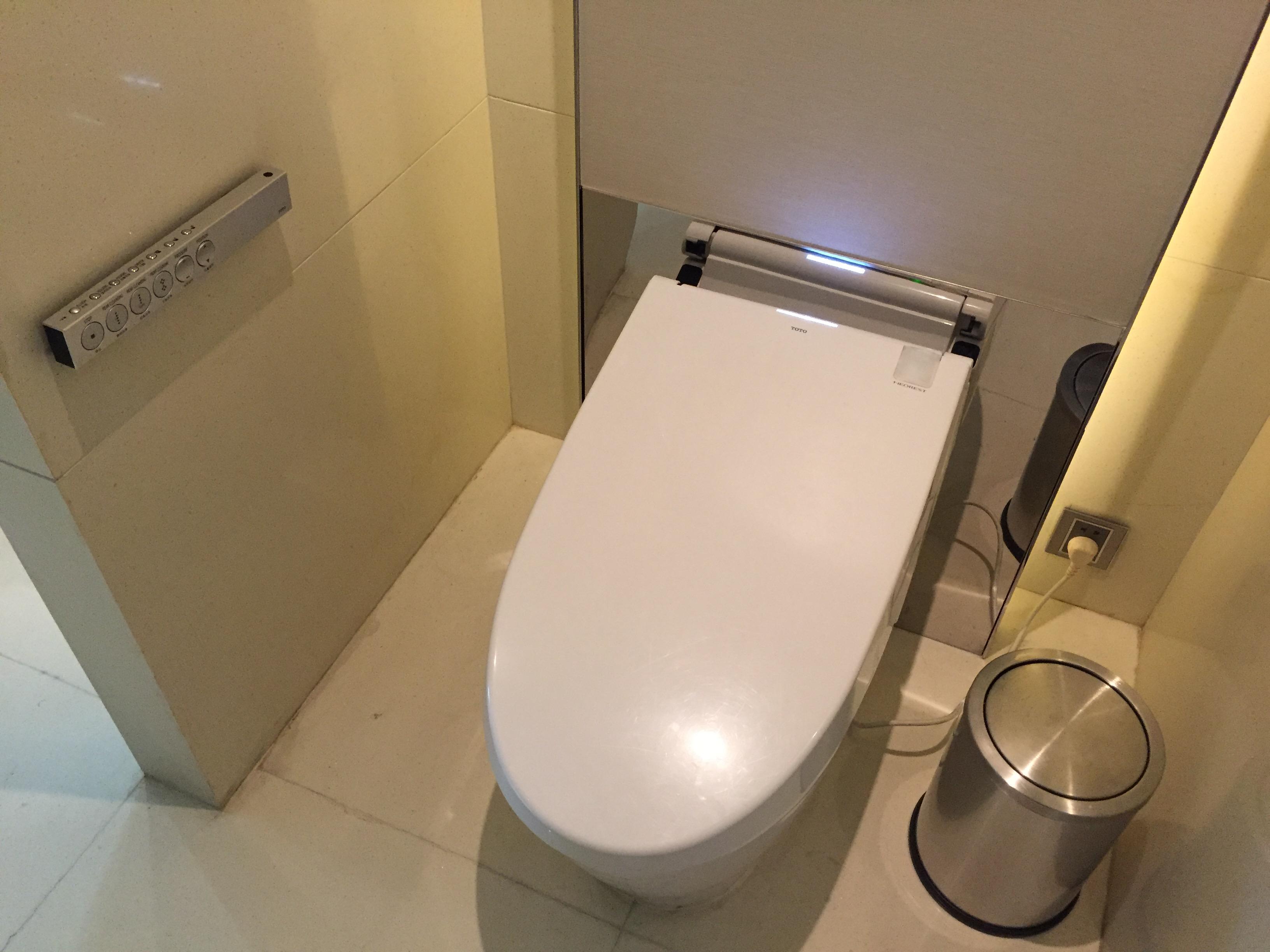 宾馆用马桶 12ee14937ff76270c1a87b532daab905_r.jpg