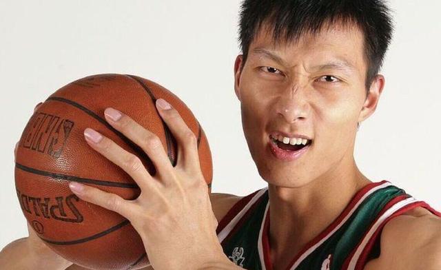 如何评价易建联一年800万签约湖人? - NBA