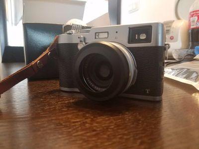 拍人像是选择富士的微单好,还是佳能的80d?