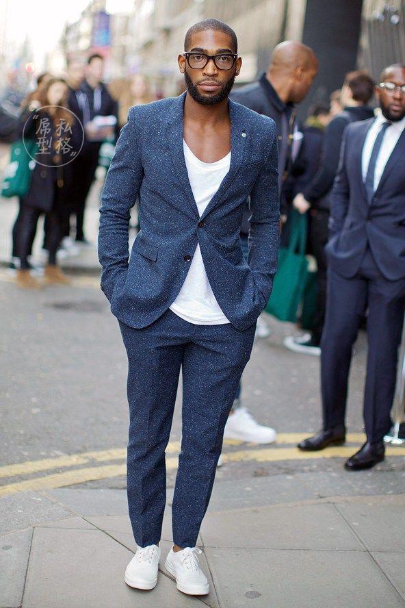 皮肤黑的男生怎么穿衣服好看?