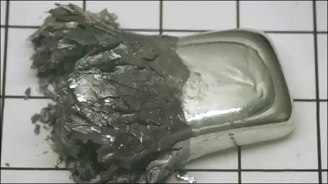 白锡只要一碰上灰锡白锡马上就会向灰锡转变,直到把整块白锡毁坏掉为止。锡疫有什么实际应用价值吗? - 知乎