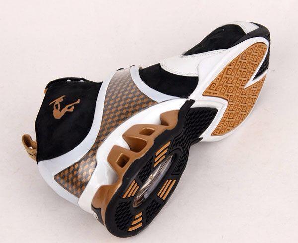 李宁、安踏等中国顶级球鞋与耐克、阿迪达斯