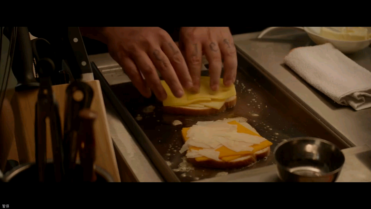 落魄大厨里做芝士三明治的铁板是什么样的,能不能在家也搞一个呢?