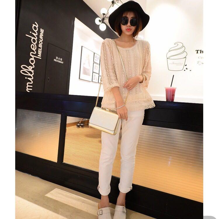 这款金色包包应该搭配什么衣服呢春夏