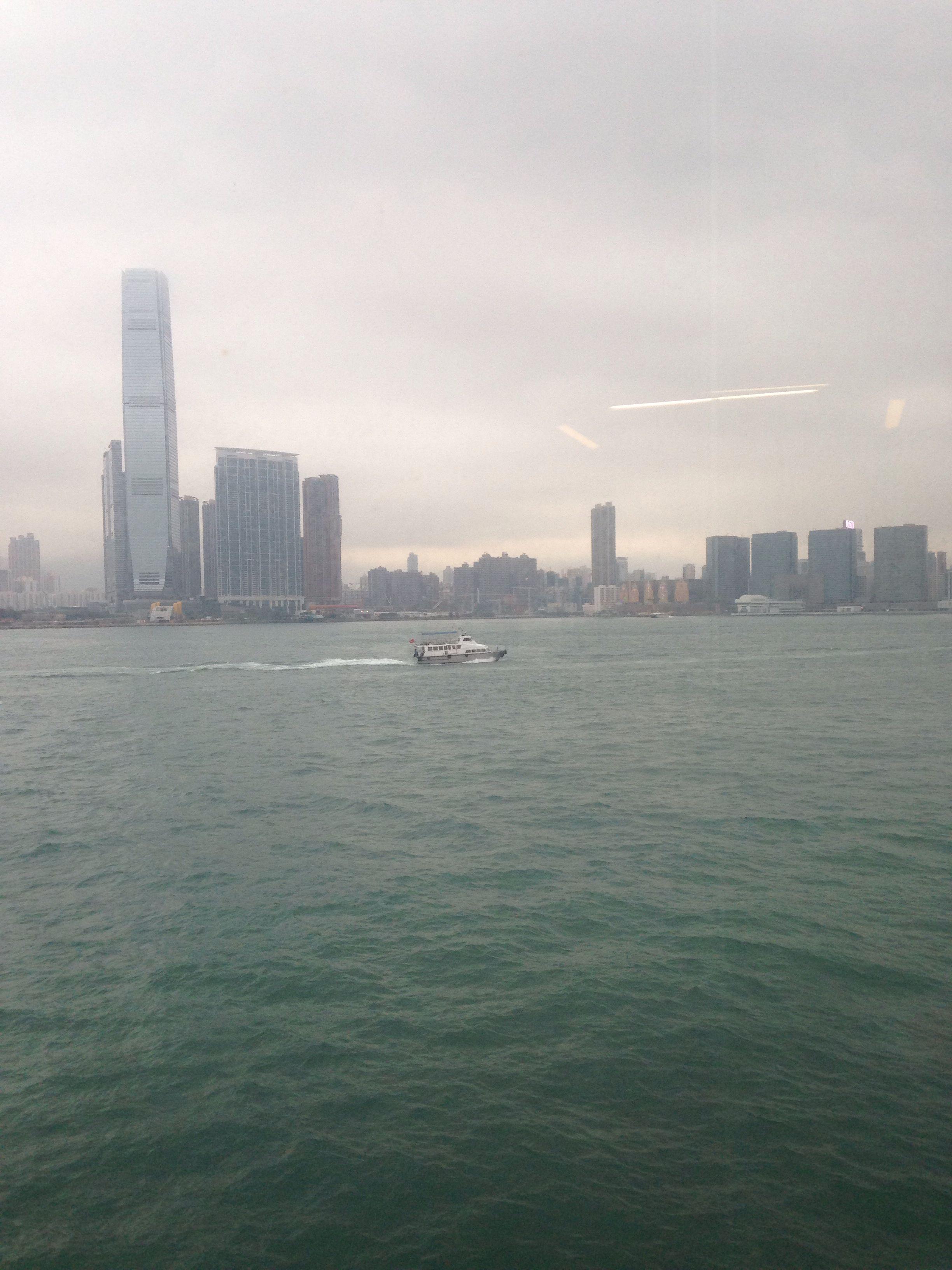 你更喜欢香港还是澳门? - Yeung Yat Fan 的回答