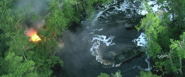 求类似于《孤独的幸存者》的电影,小队作战? 