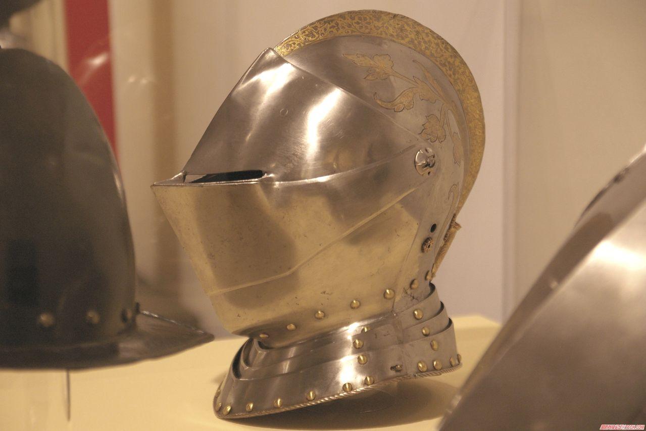 为什么古代西方头盔要带鼻甲,感觉没有什么用啊!