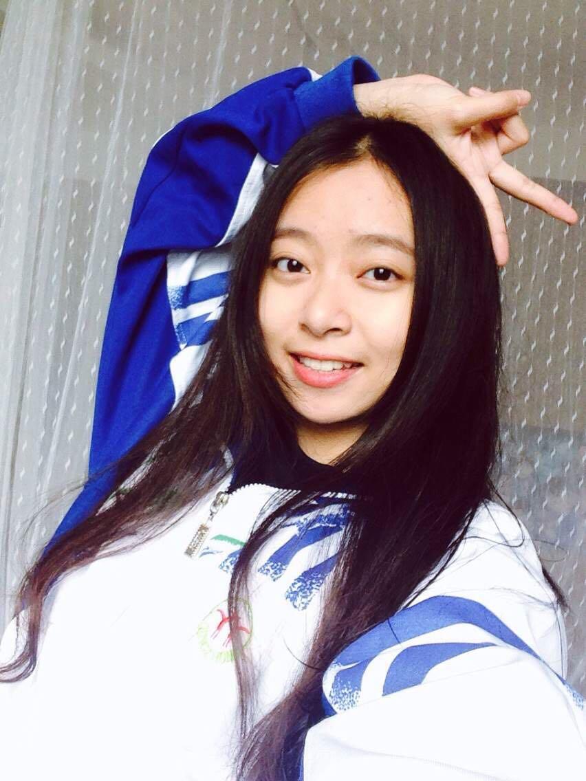 高中女生只能穿校服怎样打扮会好看