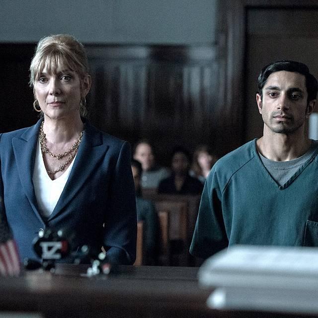 每日提供高质量新闻资讯 打开 app 《罪夜之奔》 编辑部小李,2016 年