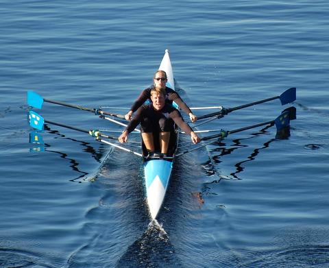 是rowing这种运动,不是知乎上说的那种" ".