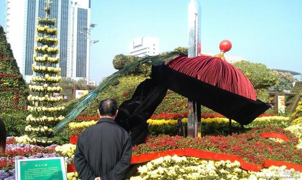 如何看待武汉理工大学汉服社团箭射清朝黄龙旗的行为