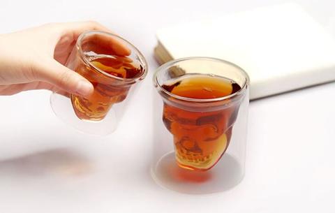 宅豆丹侠:美酒和酒杯是天生的亲密爱人.