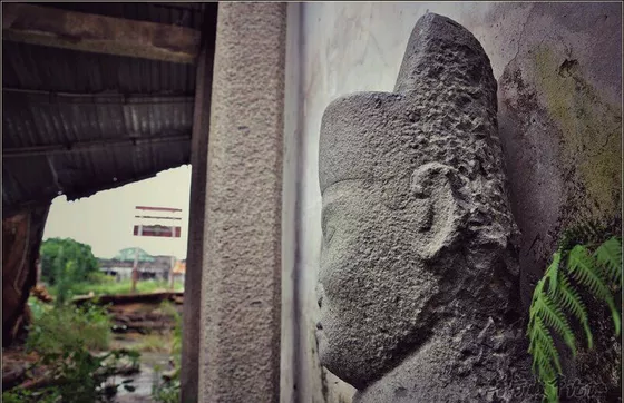 魏忠贤的生祠塑像据说五脏六腑有真实器官对应颜色的宝石制作是那里的