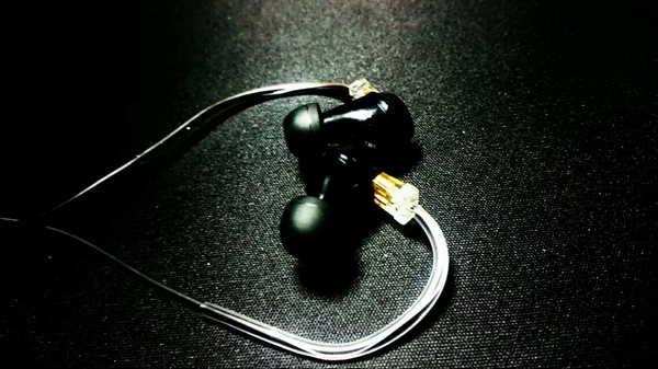 f111     价格1k以上 sony z2推,怎么说呢.