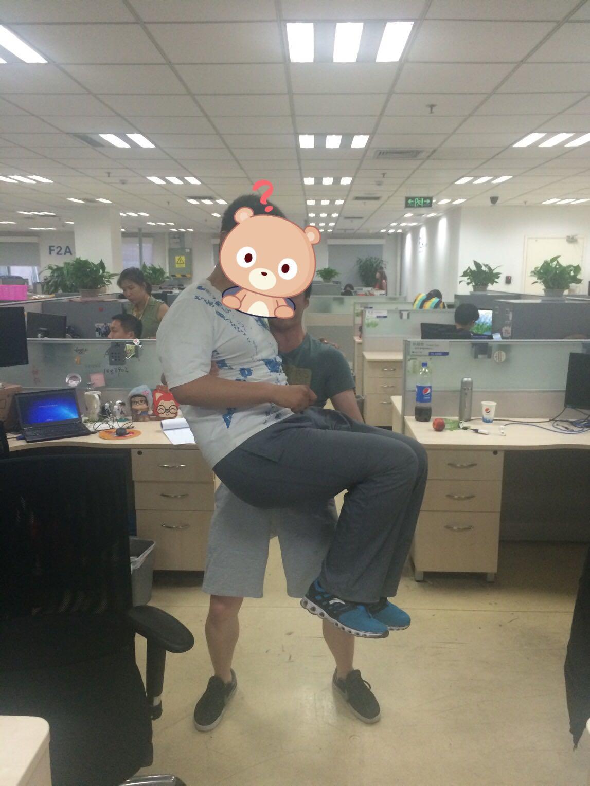 写回答 登录/注册 健身 两性关系 男性 将一个90斤以下的女生「公主抱