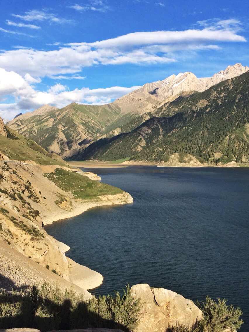 八月份去新疆哪里旅游(八月份去新疆哪里旅游合适)
