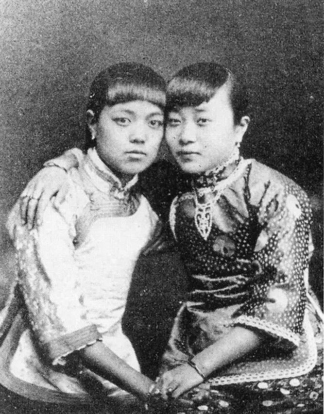 1920s:袄裙年代的女学生们