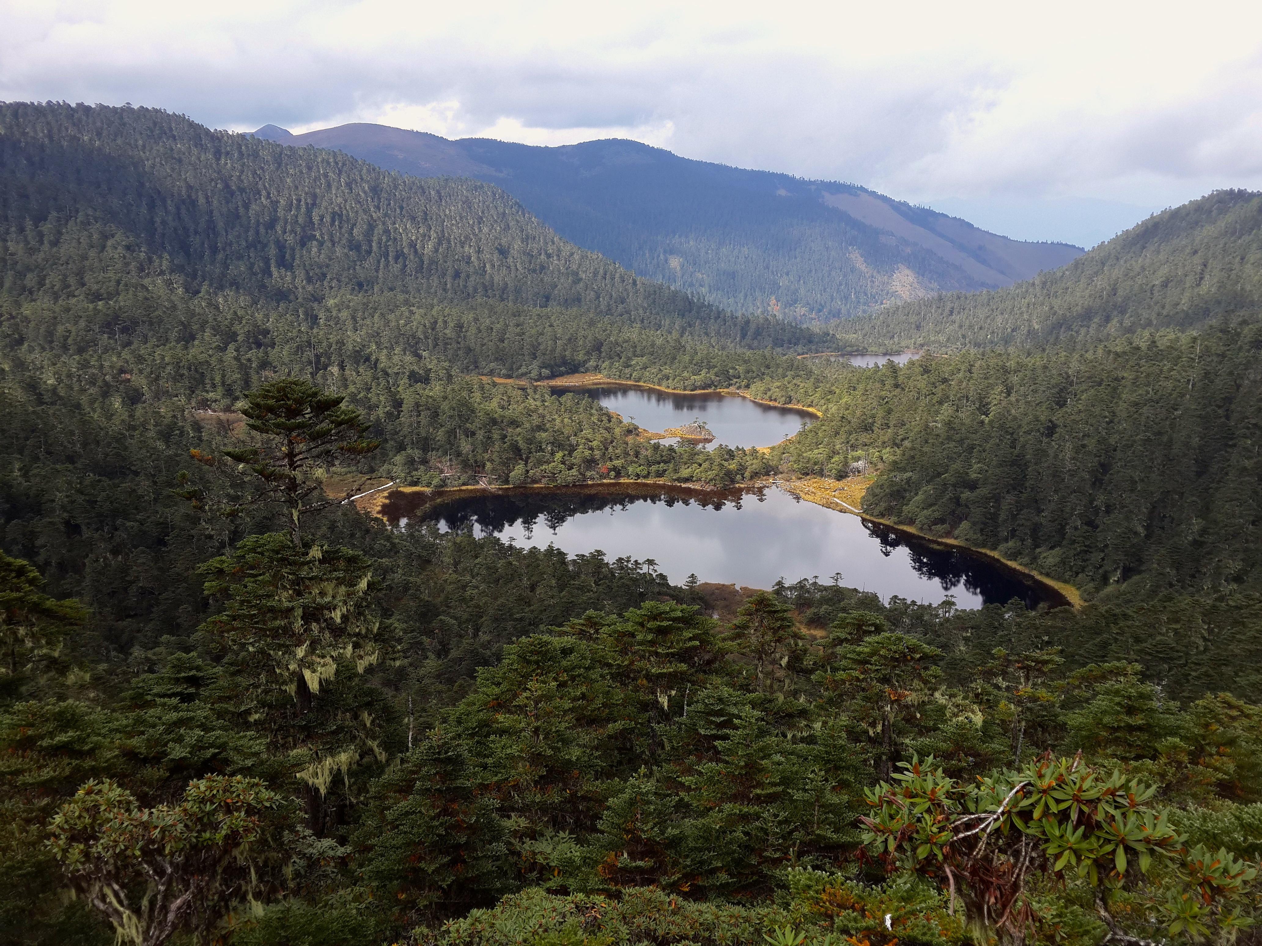 有哪些绝美的山顶湖泊及成因