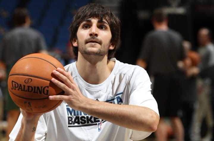 如果你用助攻来衡量他的能力,劳森,瓦兹奎兹看上去都不比他差多少.