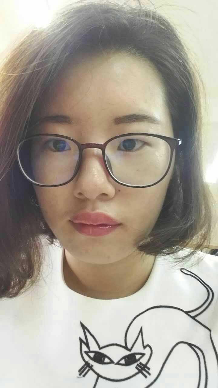 单眼皮,小眼睛,肿眼泡,发际线特别高的女生留什么发型 觉得自己已经丑