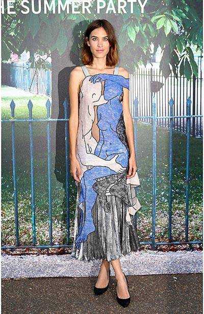 平胸女生怎么驾驭晚礼服?