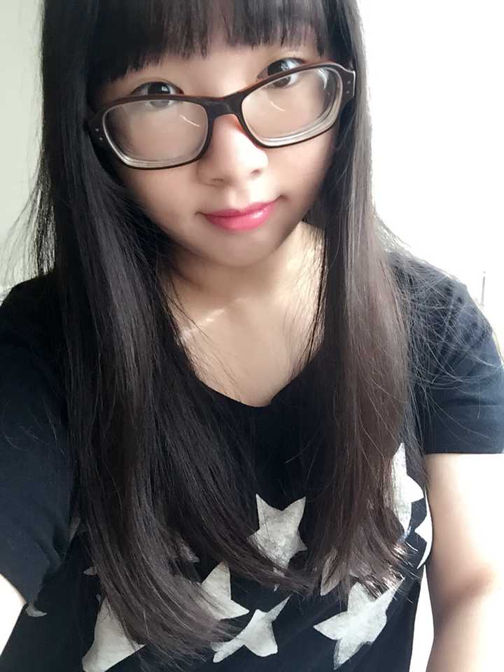 女生,小脸,眼镜度数深,适合戴大黑框眼镜吗?