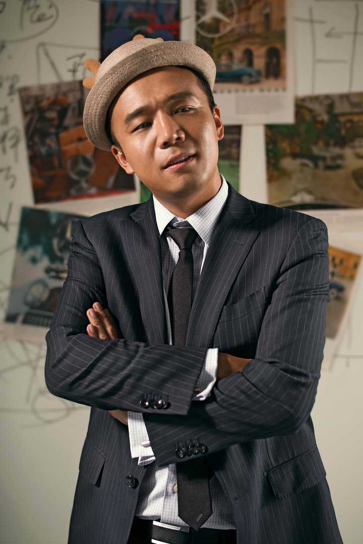 穿正装开奔驰s级和奥迪a8这类车的时候,怎样做才能