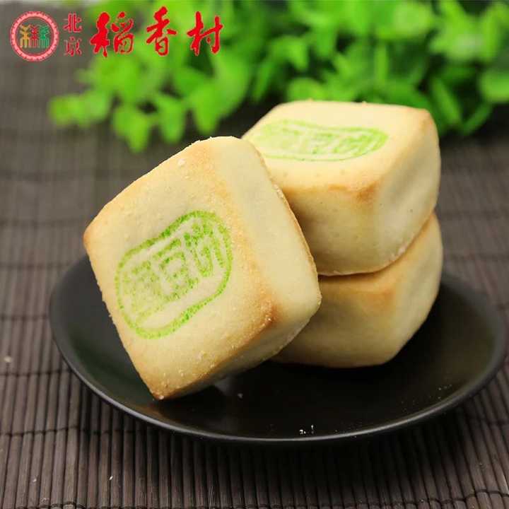 稻香村的绿豆饼,淡淡的甜甜的,一点都不腻,不能更好吃!