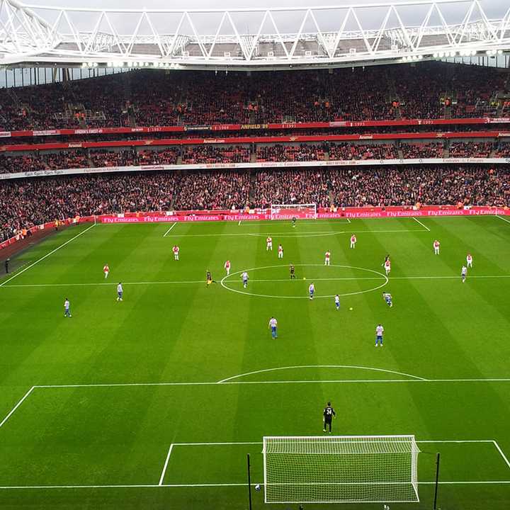 阿森纳球迷在酋长球场看球是什么感受?