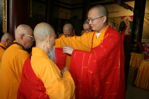 袈裟是什么服装结构?如何制作的?怎么穿戴? - 知乎