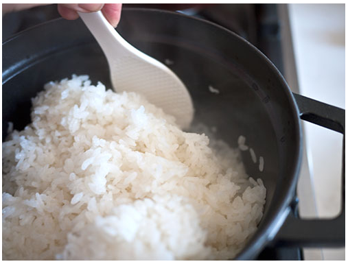 为什么关于煮饭的 加水时把水没过手指第一节或者压进去的手 这种无视锅大米量的经验能流传这么广 知乎 为什么关于煮饭的 加水时把水没过手指第一节或者压进去的手 这种无视锅大米量的经验能流传这么广 知乎