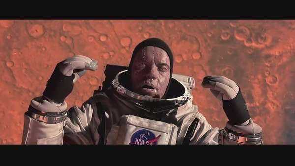 从此奠定科幻太空电影三大宝:自转重力,冬眠仓,不超光速