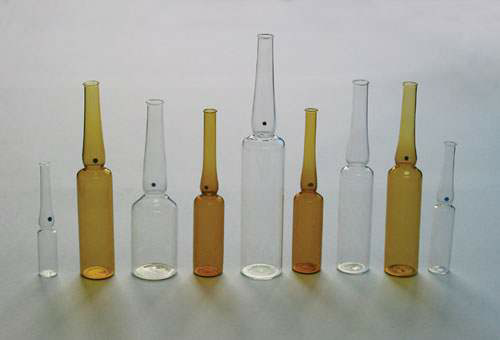 1m硝酸配置的溶液,一瓶用5m硝酸配置的溶液.十年后0.