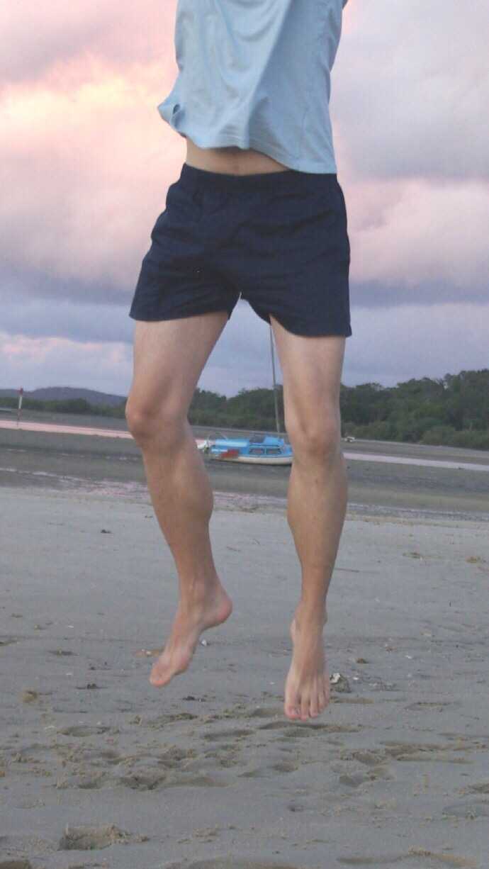 美腿标准男生图片